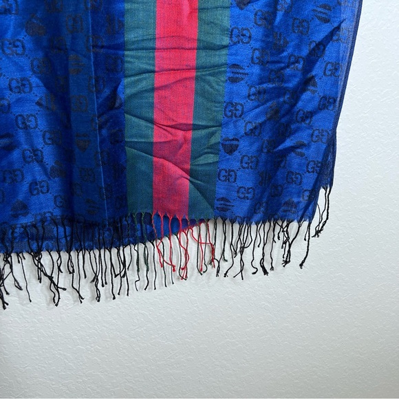 Gucci scarf monogram GG hearts large rectangular blue fringe wrap C6 - Picture 4 of 8